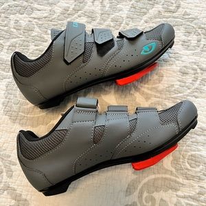 Giro cycling/spin shoe, Women’s size 9